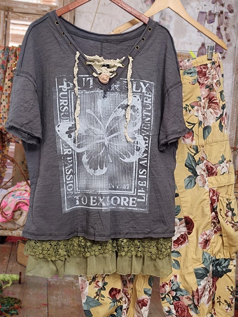 Butterfly Magnolia Style Lace-Up Graphic Boho Cream Peasant Top Blousw XL NEW